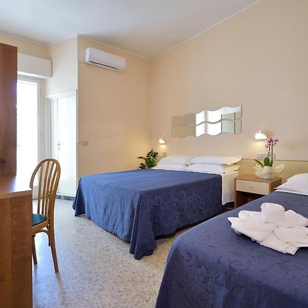 קאטוליקה Hotel Oltremar B&B מראה חיצוני תמונה