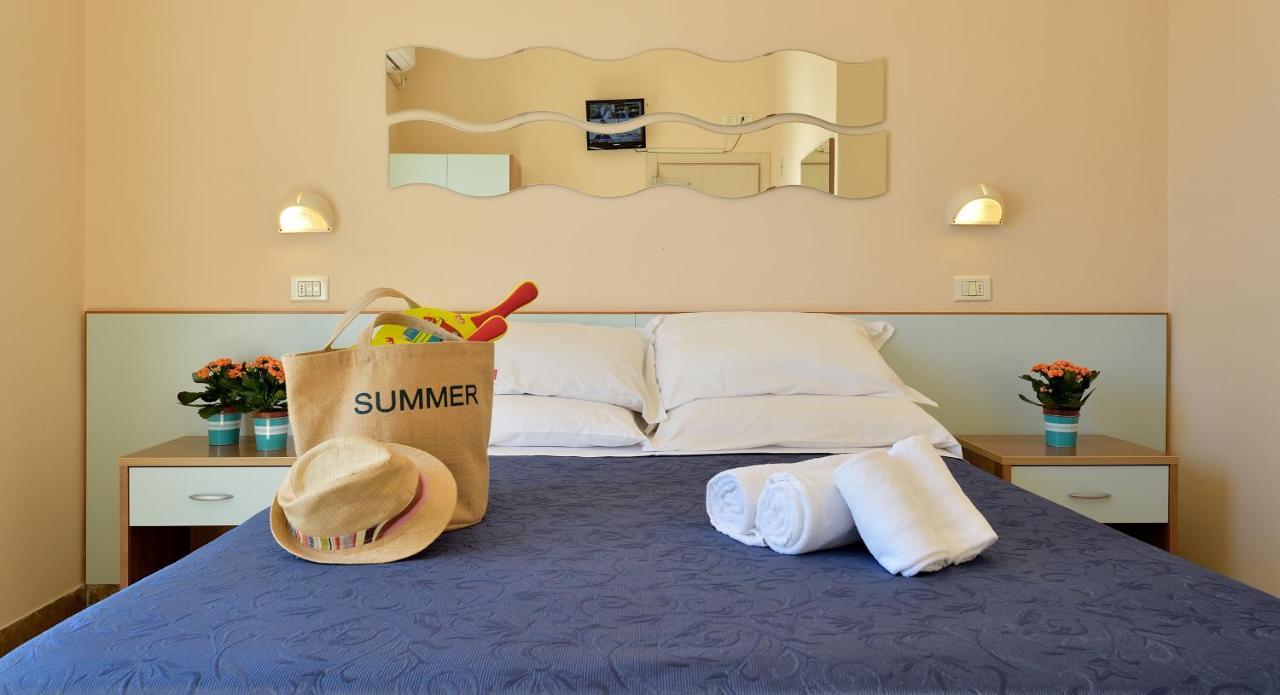 קאטוליקה Hotel Oltremar B&B מראה חיצוני תמונה