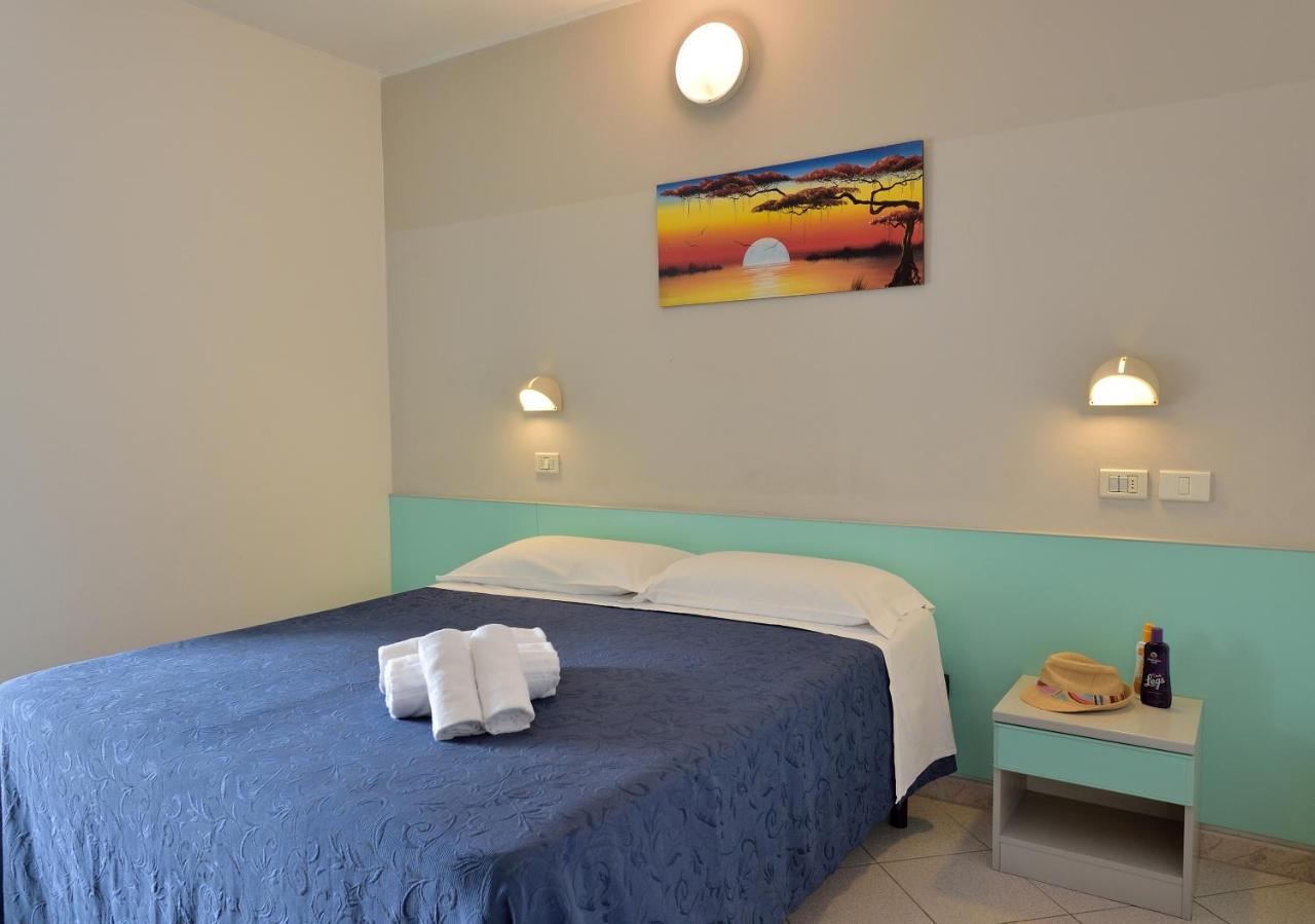 קאטוליקה Hotel Oltremar B&B מראה חיצוני תמונה
