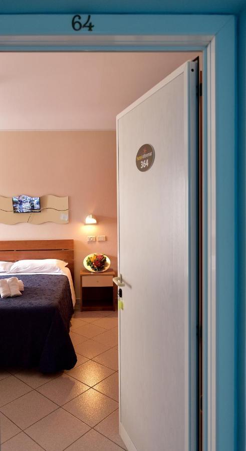 קאטוליקה Hotel Oltremar B&B מראה חיצוני תמונה
