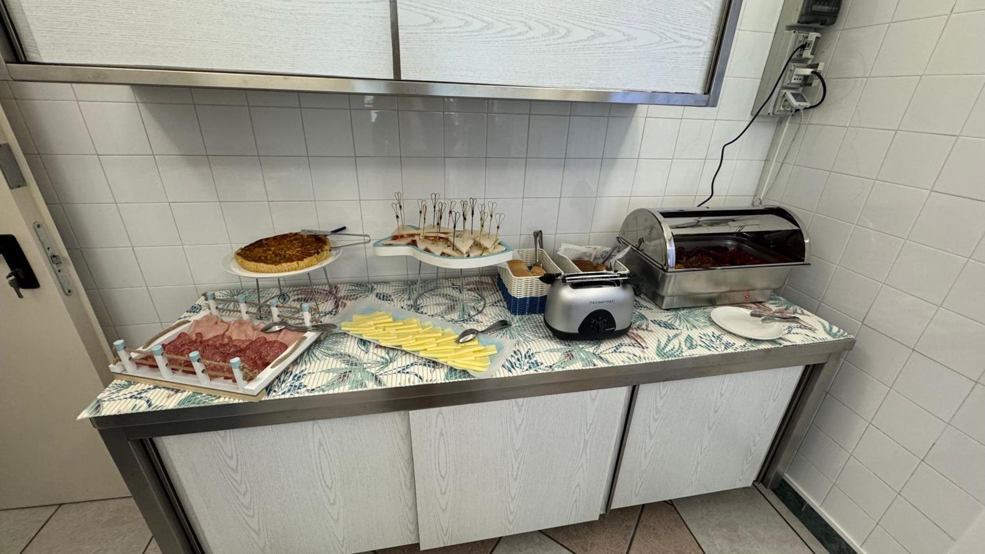 קאטוליקה Hotel Oltremar B&B מראה חיצוני תמונה